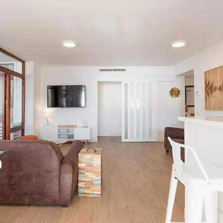 Apartamento De Lujo Junto A La Playa Totalmente Equipado